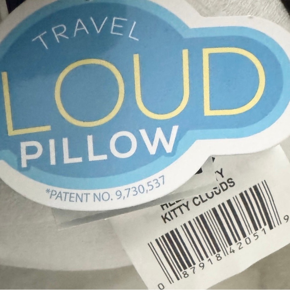 *NEW*Hello Kitty, throw & pillow set - Picture 13 of 13